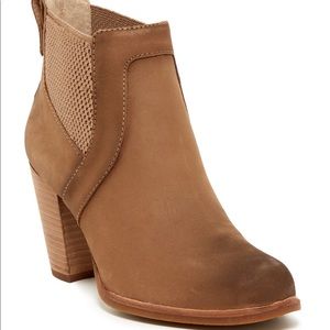 UGG Cobie Water Resistant Booties Size 6.5